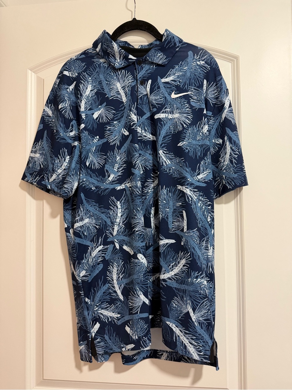 Nike Blue and White Tropical Leaf Golf Polo m